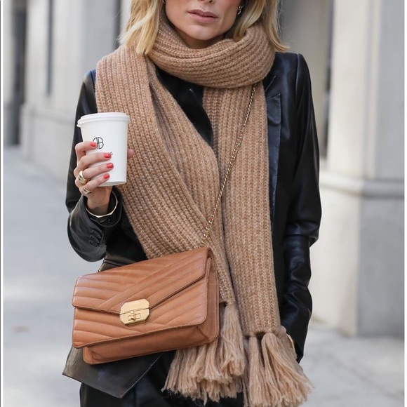 ANINE BING Alyssa Cashmere Scarf In Midnight - Picture 8 of 8